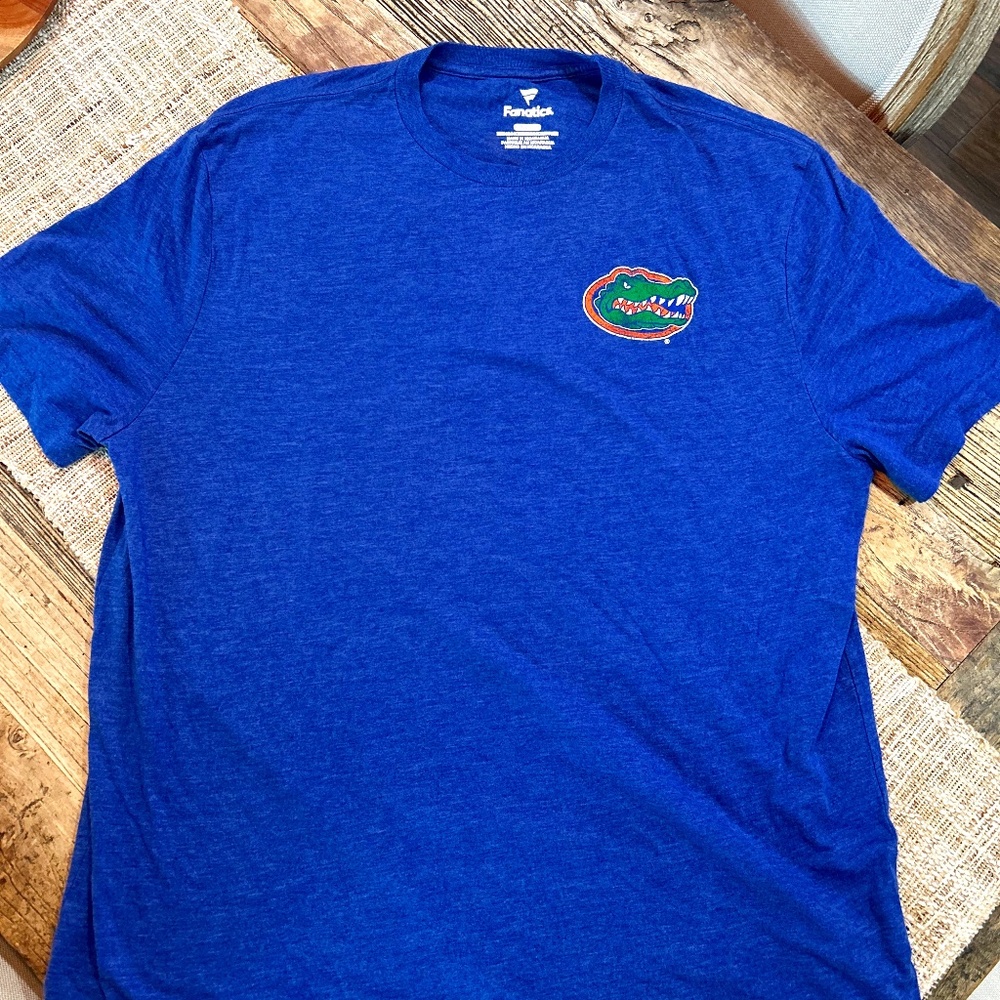 💙🧡EUC - MENS FANATICS FLORIDA GATORS T-SHIRT